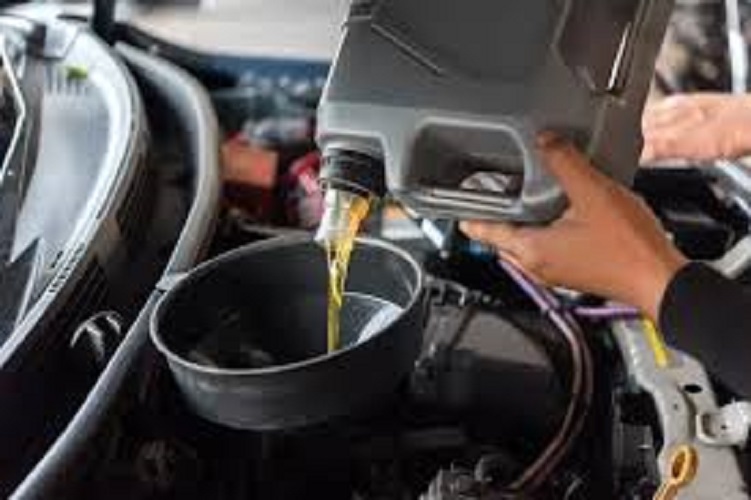 Cara ganti oli mobil yang benar