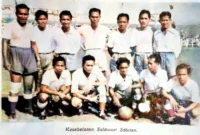 Andi Ramang Legenda Sepak Bola Indonesia, Bikin Uni Soviet Kewalahan di Olimpiade 1956Andi Ramang Legenda Sepak Bola Indonesia, Bikin Uni Soviet Kewalahan di Olimpiade 1956Andi Ramang Legenda Sepak Bola Indonesia, Bikin Uni Soviet Kewalahan di Olimpiade 1956Andi Ramang Legenda Sepak Bola Indonesia, Bikin Uni Soviet Kewalahan di Olimpiade 1956Andi Ramang Legenda Sepak Bola Indonesia, Bikin Uni Soviet Kewalahan di Olimpiade 1956 ( foto pemain legendaris Timnas Indonesia dan PSM Makassar, Andi Ramang dan patung sang pemain. [IG: redgankdbugis]