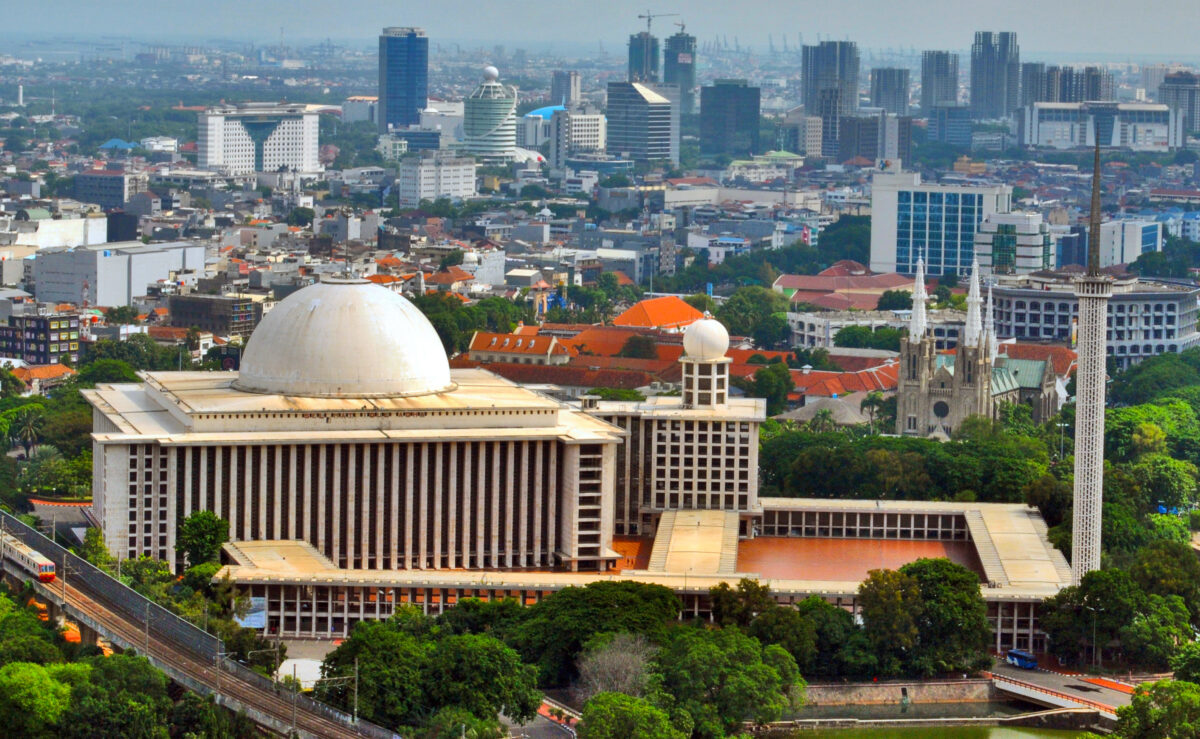 Masjid Istiqlal: Masjid Terbesar di Asia Tenggara(Foto:Wikipedia)