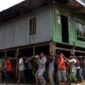 Tradisi Marakka Bola: Angkat Rumah Adat Bugis yang Hanya Ada di Suku Bugis(Foto:Ednis.id)