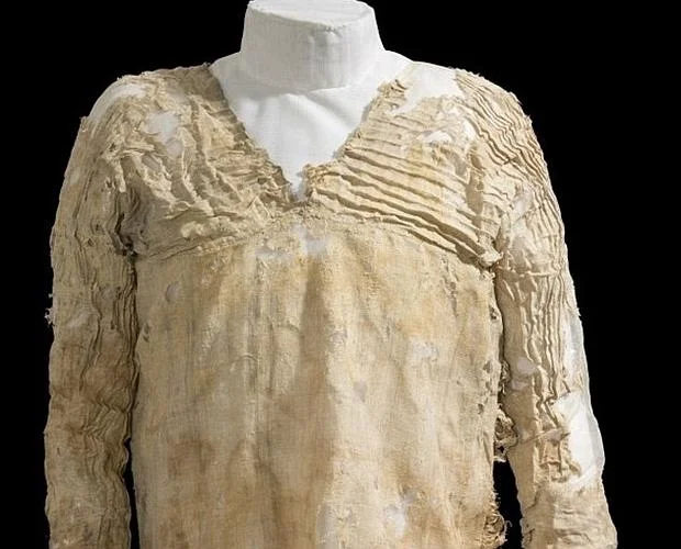 Gaun Tarkhan sebagai pakaian jahit.tertuaUFoto:ABC.El Vestido Tarkhan)