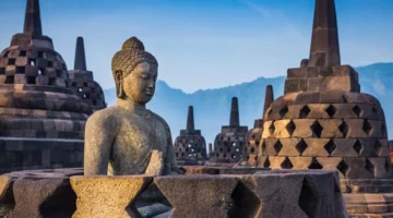 Agama Buddha: Salah Satu Agama Tertua di Dunia yang Lahir 2.500 Tahun Lalu  (Foto::Borobudur temple in Yogyakarta, Java, Indonesia)
