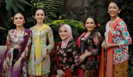 Kebaya: Bukti Perempuan Nusantara Sudah Berbusana Anggun Sejak 1400-an
