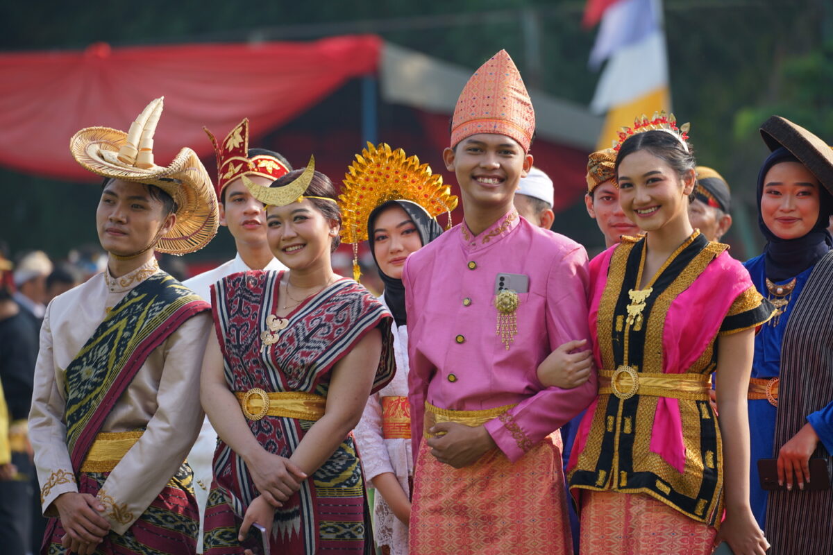 Busana Tradisional Merupakan Cerminan Identitas Suatu Bangsa(Foto:Unnes)