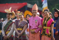 Busana Tradisional  Merupakan  Cerminan  Identitas Suatu Bangsa(Foto:Unnes)