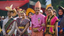 Busana Tradisional  Merupakan  Cerminan  Identitas Suatu Bangsa(Foto:Unnes)