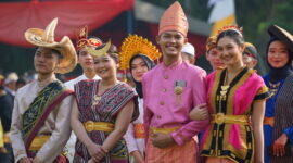 Busana Tradisional  Merupakan  Cerminan  Identitas Suatu Bangsa(Foto:Unnes)