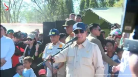 Presiden Tinjau Posko Pengungsian Korban Gempa di NTT,(Foto:Kumparan)