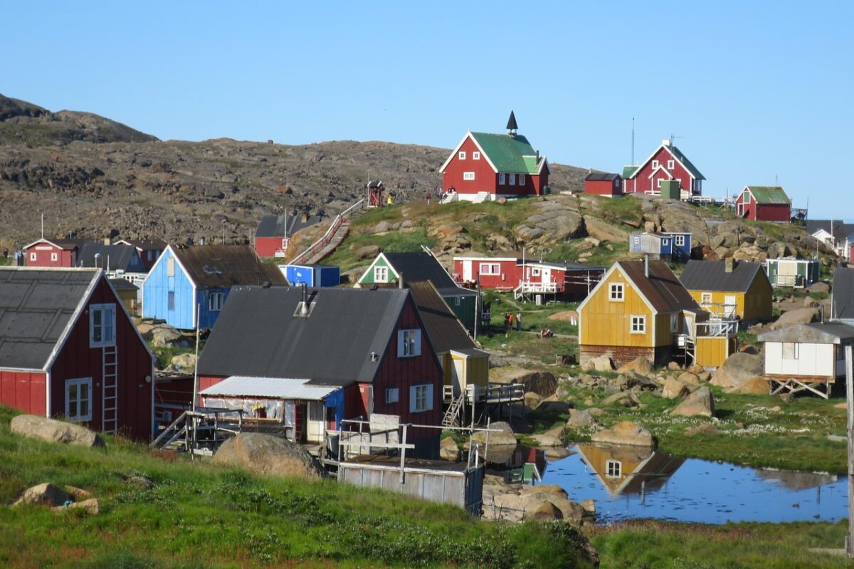 FENOMENA MIDNIGHT SUN - DESA YANG 4 BULAN TIDAK PERNAH MALAM DI KEPULAUAN SVALBARD, NORWEGIA (Foto: Pixiabay)
