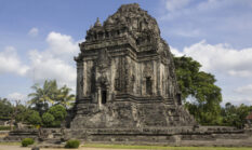 CANDI KALASAN: JEJAK INDIA YANG MENCENGANGKAN DI JOGJA
