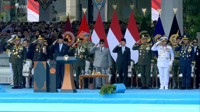 PRESIDEN PRABOWO PIMPIN UPACARA PERINGATAN HUT TNI KE-81 DI CILANGKAP (Foto: Kumparan )