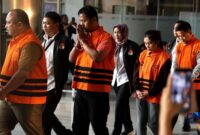 KPK Sita Miliaran Rupiah di BNPB, 5 Orang Jadi Tersangka Korupsi Dana Bencana (CNBC Indonesia)